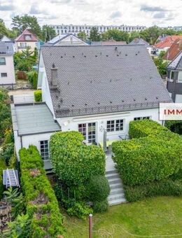IMMOBERLIN.DE - Sehr attraktives Haus mit herrlichem Südwestgarten & Garage in familienfreundlicher Lage nahe Weißensee - Berlin
