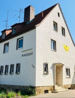 Moderne, helle 3 Zimmer-Dachwohnung mit Küche, Duschbad/WC und Kellerraum in ruhiger, stadtnaher Lage - Haßfurt
