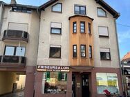 Sehr gut aufgeteilte 3-Zimmer-Wohnung mitten in Schwanheim, inklusive Außenstellplatz im Innenhof - Frankfurt (Main)