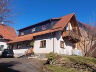 Ideale Ferienwohnung: schöne 2-Zimmer-ETW mit Balkon + Gartenanteil in Hilders-Simmerhausen - Hilders