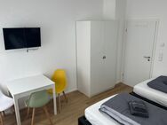 Gästezimmer mit TV, Internet, 2x Etagendusche/WC, Gästeküche, Waschmaschine und Trockner - Stuttgart