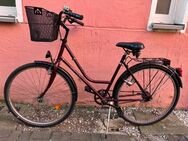 „“Schickes Holland, Fahrrad mit ein Korb vorne““ - Berlin Neukölln