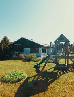 Individuelles Wohnhaus mit Gartenparadies und separatem Appartement - Eschbronn