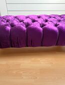 Sitzbank Hocker lila Violett samt mit Weißen Beinen in 71711