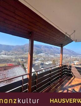 Wunderschöne 4-Zimmer-Wohnung mit riesigem Balkon in Bad Urach - Bad Urach