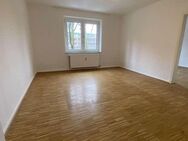 2,5-Zimmer-Wohnung, hell und renoviert, im 1. OG nahe Centro Oberhausen - Oberhausen