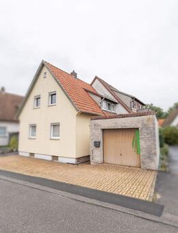 *Beliebte und ruhige Wohnlage in Neustadt!* Ein- bis Zweifamilienhaus mit Garage und kleinem Garten! - Neustadt (Coburg)