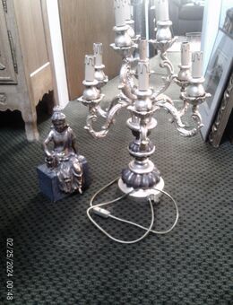 Kandelaber polychrome Vergoldung Holz 9 flammig im Rokok /Barock Dekor Frankreich um 1970 . Maße: 66 x 47 cm. - Sternenfels