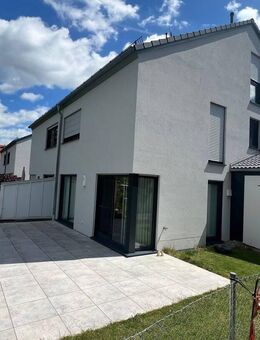DROST-IMMOBILIEN! Moderne Doppelhaushälfte mit hochwertiger Ausstattung in Diedorf zum Kauf! - Diedorf