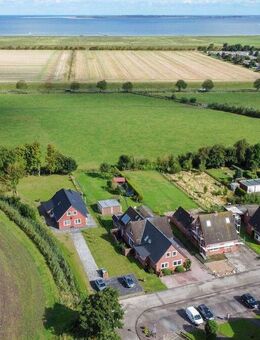 Großzügiges Zweifamilienhaus in unmittelbarer Nähe zur Nordsee - Dornum