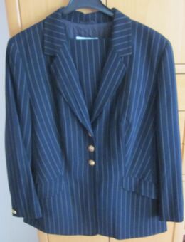 Gr. 46: Hosenanzug, schwarz gestreift "Elegance Paris", neuwertig - München