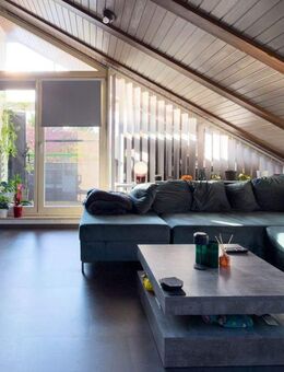 Wohlfühl-Dachgeschoss: Offener Wohn-/Essbereich mit Westbalkon in Kornwestheim - Kornwestheim