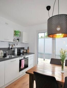 AUF 1 JAHR BEFRISTET - Moderne 2 Zimmer Wohnung am Moniberg mit West-Terrasse und zwei Stellplätzen - Landshut