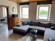 renovierungsbedürftige Doppelhaushälfte mit Stellplatz - Burglengenfeld