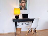 Möblierte 2-Zimmer-Wohnung mit Balkon - München