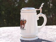 Schöner Bierkrug mit Zinndeckel / aus Keramik / Motiv Pferdekutsche mit 6 Pferde - Zeuthen