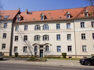 Investieren in Marienthal: Vermietete Wohnung mit Balkon, Tageslichtküche & Stellplatz - Zwickau