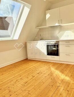 DACHGESCHOSSWOHNUNG MIT EINBAUKÜCHE ° SIEGEN - "IM CHARLOTTENTAL" - Siegen (Universitätsstadt)