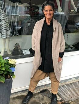 Strickjacke in verschiedenen Farben tragbar bis 48/50 - Krefeld