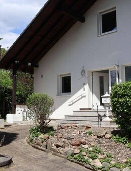 Provisionsfreies Einfamilienhaus in Rückersdorf das keine Wünsche offen lässt - Rückersdorf (Bayern)