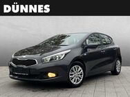 Kia cee'd, 1.4 Attract, Jahr 2012 - Regensburg