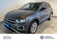 VW T-Roc, 1.5 TSI Move APP, Jahr 2023 - Bochum