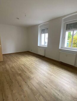 Erdgeschoss: 2-Raum-Wohnung mit Balkon in der Gutenbergstraße zu vermieten - Weißwasser (Oberlausitz)