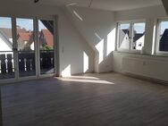 Lichtdurchflutete Dachgeschosswohnung mit Balkon (Teilmöbliert) - Kleinostheim