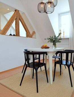 Sehr schöne möblierte 4-Zimmer Dachwohnung mit Internet und Dachterrasse in Wiesbaden - Wiesbaden