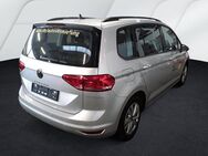 VW Touran, 1.5 TSI Comfortline Touran Comfortline 6, Jahr 2022 - Reutlingen