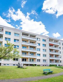 Gepflegte Dachgeschosswohnung in ruhigen Wohnkomplex - Jena