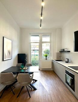 vollmöbliert & modernieisrte 1,5-Zimmer-Wohnung mit zwei Balkonen - Düsseldorf