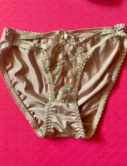Schöner goldener Slip, Größe XS - Düsseldorf