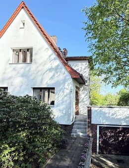 Charmantes Einfamilienhaus mit großem Garten in herrlicher Traumlage direkt am Naturschutzgebiet Hermsdorfer Fließtal - Berlin