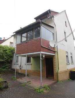 Handwerkerobjekt: 1-2 Familienhaus mit Hof und Nebengebäuden in WI-Dotzheim - Wiesbaden