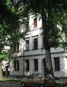 Sehr schöne 2 RWG in ruhiger Seitenstraße mit Laminatboden, Bad innenliegend, Wanne - Dresden