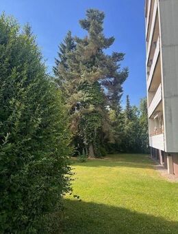 Helle und sonnige 3-1/2- Zimmer Wohnung. Zentrumsnahe Lage. Garage. EBK. LIFT. Renoviert. SOFORT BEZUG !!!! - Villingen-Schwenningen