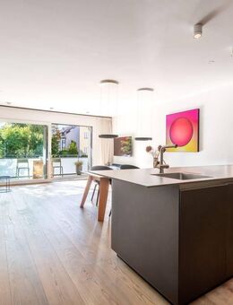 Hochwertige 4-Zimmer-Wohnung von 2019 mit stylischer Ästhetik, idealem Schnitt und West-Loggia - München