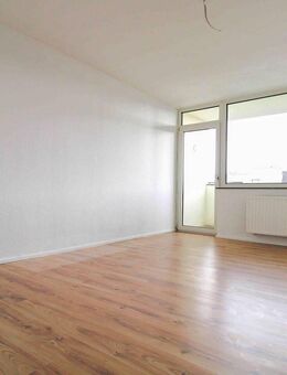 Citylage: Modernisierte 3-Zimmer-Etagenwohnung mit Balkon in Düren - Düren