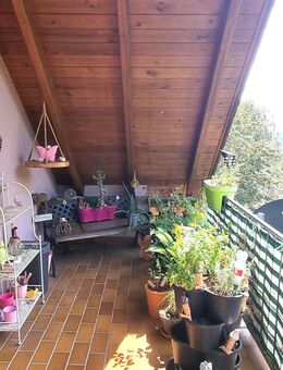 Gemütliche Dachgeschosswohnung mit 4 Zimmern und großer Loggia - Hardheim