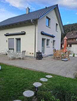 Eingebettet in idyllisch ruhiger Lage ** Gepflegtes Wohnhaus mit vielen Extras ** Energetisch und werthaltig - Enzklösterle