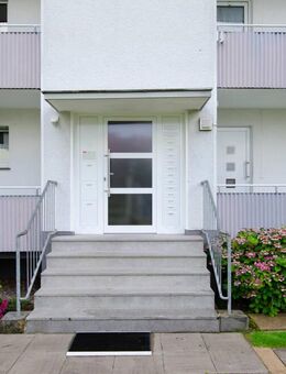 Lichtdurchflutete Drei-Zimmer-Wohnung mit Süd-Balkon und eigenem Garten in Bochum-Linden - Bochum