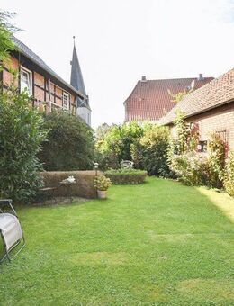 Großzügiges Zweifamilienhaus auf idyllischem Grundstück in Vechelde-Sierße! - Vechelde