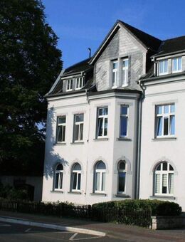 ZU VERKAUFEN: Renovierte und gepflegte Jugendstilvilla mit 10 Wohneinheiten im Süden von Lippstadt mit neuer Heizungsanlage - Lippstadt