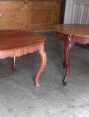 2 Tische, oval, Kirschbaumholz, Schnitzereien, antik, je in 22457