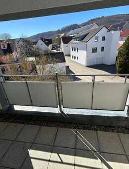 Zentrale Lage - Aufzug - Einbauküche vorhanden - gepflegte Wohnanlage - Waschküche - Fahrradraum - Oberkochen
