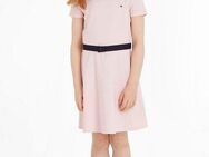 Tommy Hilfiger Jerseykleid ESSENTIAL SKATER DRESS mit Markenlabel am Bund