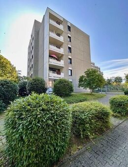 Komfortables Appartment in grüner zentraler Lage von Köln Weiden mit TG Stellplatz - Köln