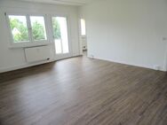 * Balkon* Hier wird saniert * 4 Zimmer Wohnung in Werdau zu vermieten!! - Werdau