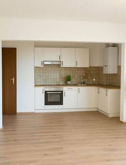 Castrop-Rauxel, Friedrichstr. 39 - Frisch renovierte 3-Zimmer-Wohnung mit Balkon im 2. OG - Castrop-Rauxel